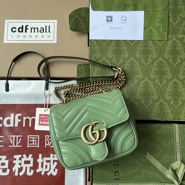 原厂皮配 Cdfmall三亚免税店手提袋 爆爆爆款 全新升级 版方胖子 凭借极具辨识度的绗缝面料和双g配件 Gg Marmont系列手袋已成为品牌象征 该经典系