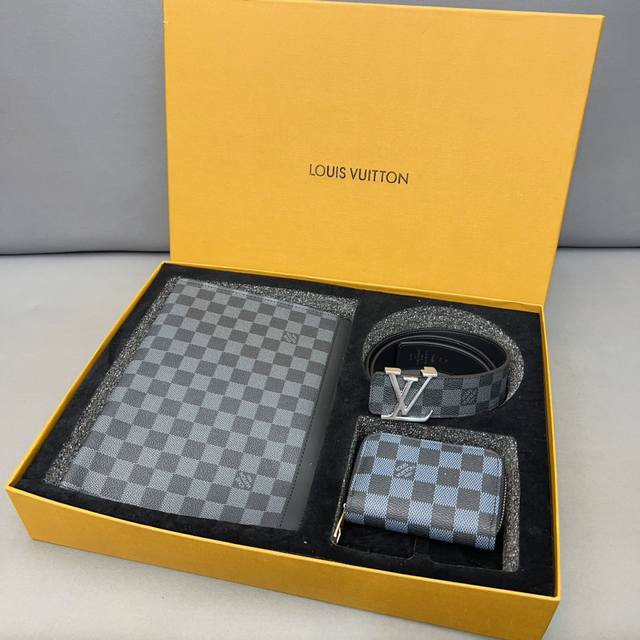 Louisvuitton 路易威登 三合一套盒 腰带 手拿包 卡包 男士精品百搭款 优质合金扣头 高品质全套包装 礼盒 礼袋