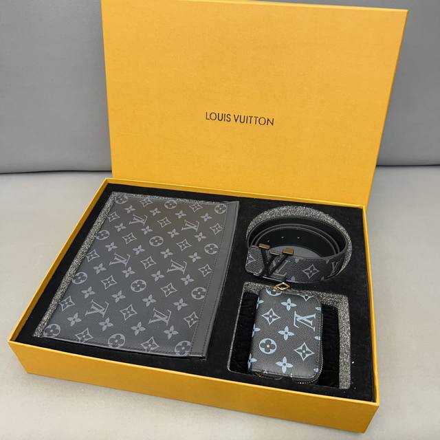 Louisvuitton 路易威登 三合一套盒 腰带 手拿包 卡包 男士精品百搭款 优质合金扣头 高品质全套包装 礼盒 礼袋