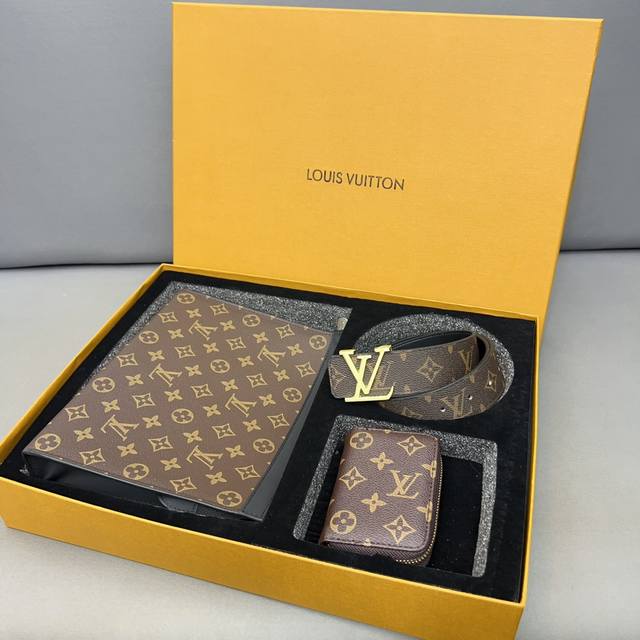 Louisvuitton 路易威登 三合一套盒 腰带 手拿包 卡包 男士精品百搭款 优质合金扣头 高品质全套包装 礼盒 礼袋