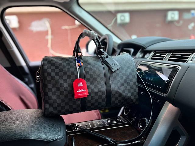 高端货 新款 Louis Vuitton 旅行袋n41418Keepall 45 旅行袋 配肩带 这款手袋采用有史以来尤其受欢迎的经典路易威登设计 适用于事业繁