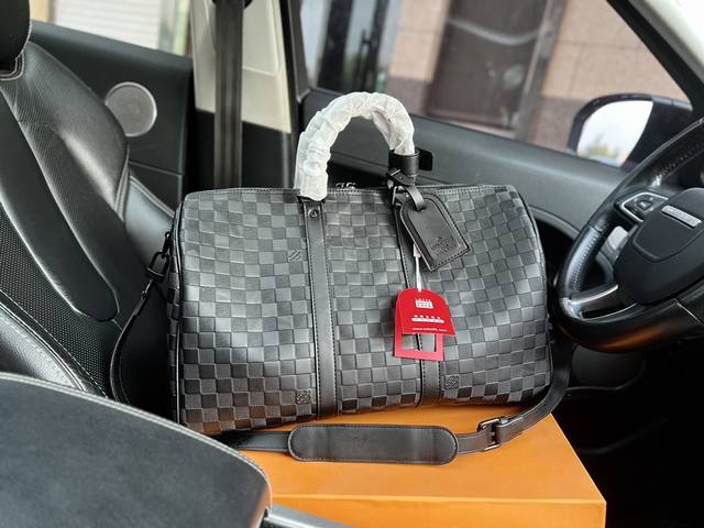 高端货 新款 Louis Vuitton 旅行包n41145 Keepall Bandouli re 45 旅行袋 这款 Keepall 45 配肩带旅行袋采用