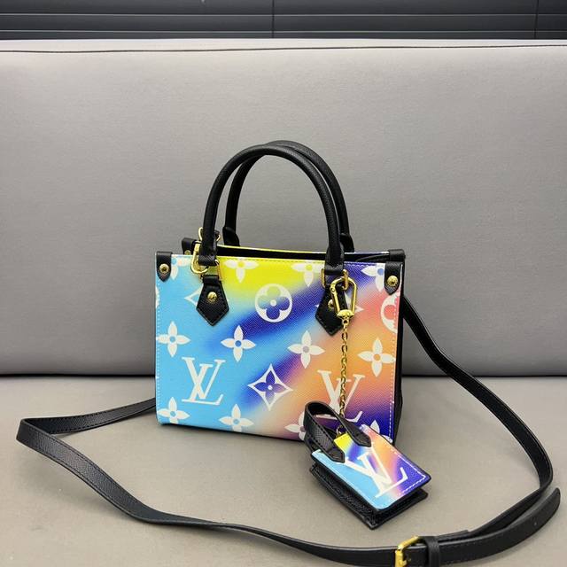 Louisvuitton 路易威登 Onthego 二合一 托特包手提包 单肩斜挎包 采用精湛镶嵌细工 经典百搭 实物拍摄 配送防尘袋 25 X 19 Cm