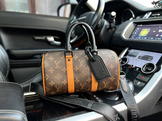 高端货 新款 Louis Vuitton 单肩包 M46687 Keepall Bandouliere 25 老花系列可 拆卸可调节肩带拉链开合 涂层帆布拼牛皮