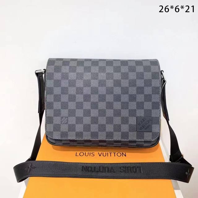 折叠礼盒包装 Louis Vuitton 路易威登 M42711全皮压格 M4271 0黑格 M46255 黑花 男差包系列 District 小号邮差包 本款