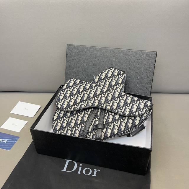 Dior 迪奥 Saddle Oblique 提花刺绣马鞍包 Cd单肩斜挎包 斜挎胸包 明星单品 采用优质原厂材质 高端货 规格 20 X 27 配盒