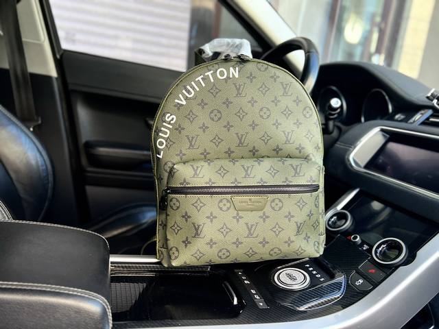 高端货 新款 Louis Vuitton 双肩包 M46802 Discovery Pm 通体字母图案拉链开合 涂层帆布配牛皮革饰边 书包背包双肩包小号男款 卡