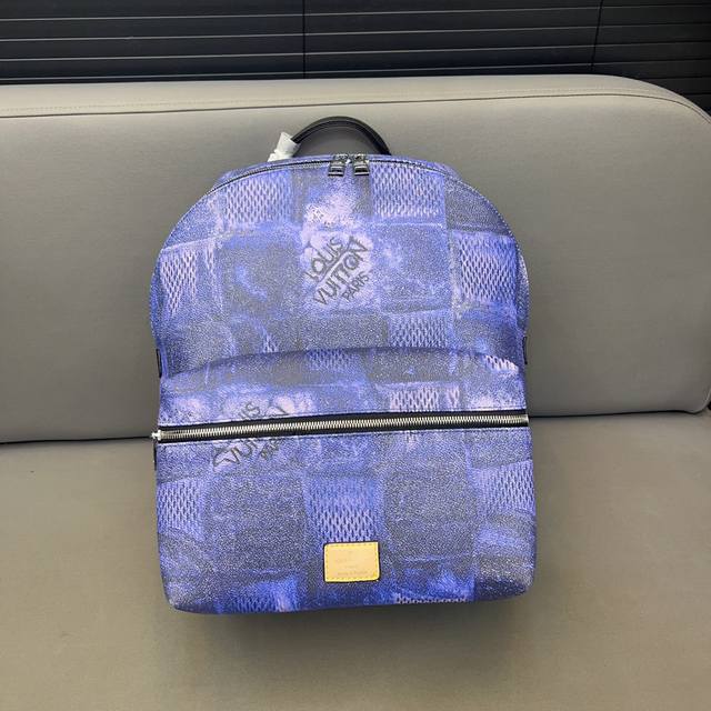 Louisvuitton 路易威登discovery 印花涂鸦双肩包 大容量背包 男女通用 采用精湛镶嵌细工 经典百搭 实物拍摄 原厂原版面料 配送防尘袋 40