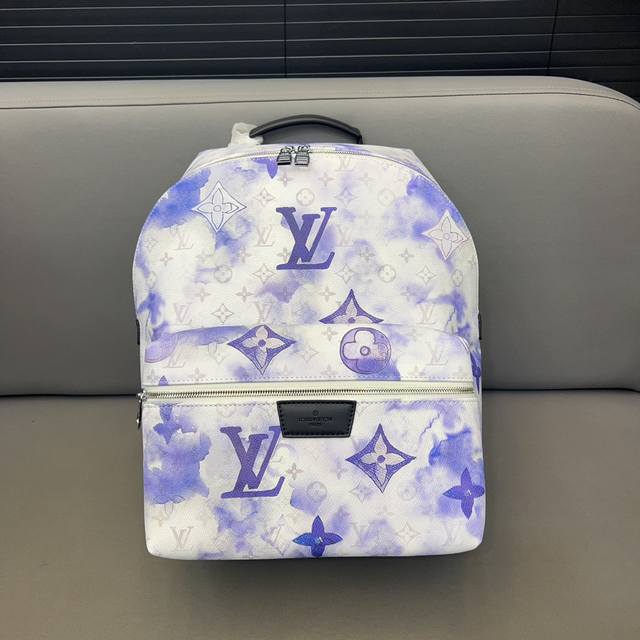 Louisvuitton 路易威登discovery 印花涂鸦双肩包 大容量背包 男女通用 采用精湛镶嵌细工 经典百搭 实物拍摄 原厂原版面料 配送防尘袋 40