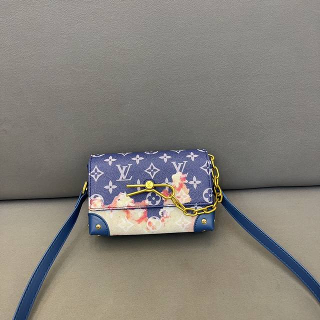 Louisvuitton 路易威登 链条单肩包 Steamer邮差包 斜挎包 男女通用采用精湛镶嵌细工 实物拍摄 原厂原版面料 折叠礼盒 18 X 12 Cm