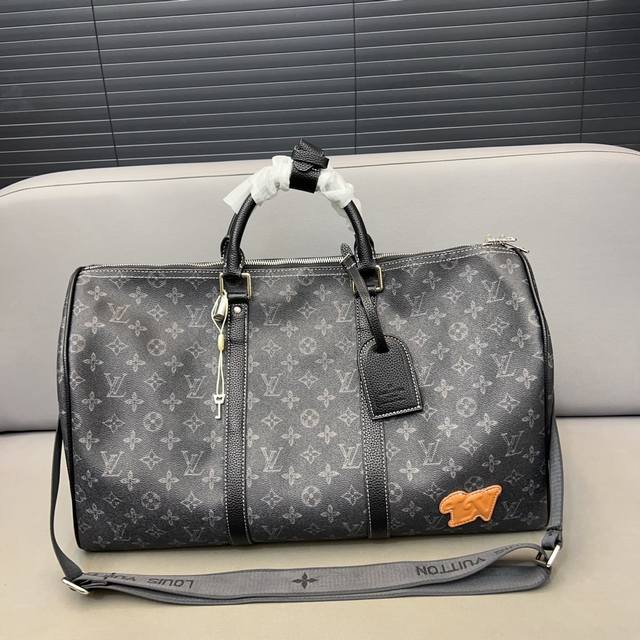 Louisvuitton 路易威登 Keepall 旅行袋 手提包袋 机场包 采用精湛镶嵌细工 实物拍摄 原厂原版面料 配送防尘袋 50 X 27 Cm