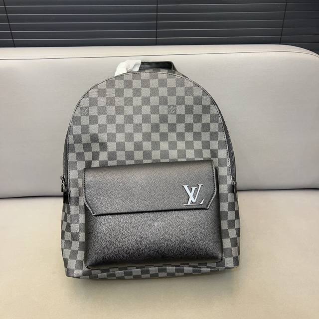 Louisvuitton 路易威登aerogram 双肩包 男士背包 书包 电脑包采用精湛镶嵌细工 经典百搭 实物拍摄 原厂原版面料 配送防尘袋 32 X 42