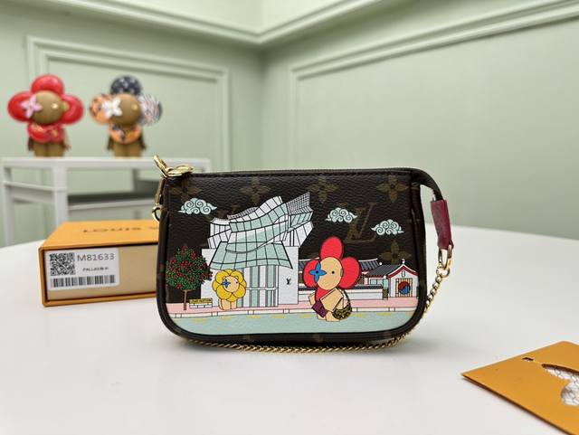 顶级原单 M81633本款 Mini Pochette Accessoires 手拿包出自 Vivienne Holidays 2022 系列 吉祥物 Vivi