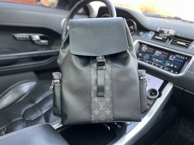 高端货 新款 Louis Vuitton 双肩包 M30417 Outdoor 系列 帆布拼牛皮 书包背包双肩包 男款 黑色 规格37 45 19Cm