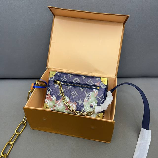 Louisvuitton 路易威登 火烧云系列 Mini Soft Trunk压花 链条盒子包 小方包 男女通用斜挎包 小箱子 实物拍摄 原厂原版面料 防尘袋