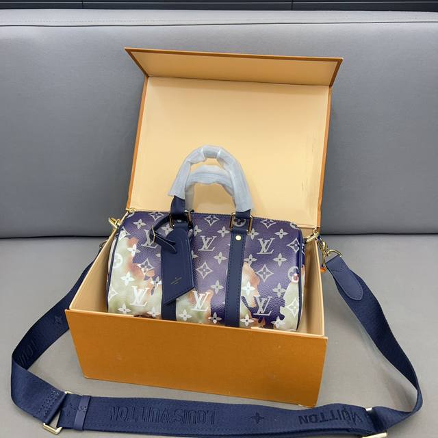 Louisvuitton 路易威登 Keepall 25 系列火烧云手袋 印花手提斜挎包 单肩包 采用精湛镶嵌细工 实物拍摄 原厂原版面料 配送小票 防尘布袋