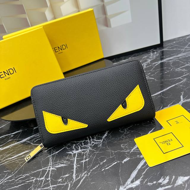 品牌 Fendi Ddd 型号 666044 Ddd 尺寸 19-10-2 5Cm Ddd 颜色 黑色 高端品质 原单正品 材质 专柜代购经典原厂进口牛皮正宗进