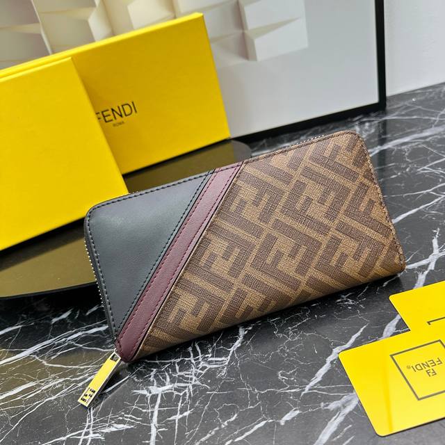 品牌 Fendi Ddd 型号 666229 Ddd 尺寸 19-10-2 5Cm Ddd 颜色 黑色 高端品质 原单正品 材质 专柜代购经典原厂进口牛皮正宗进