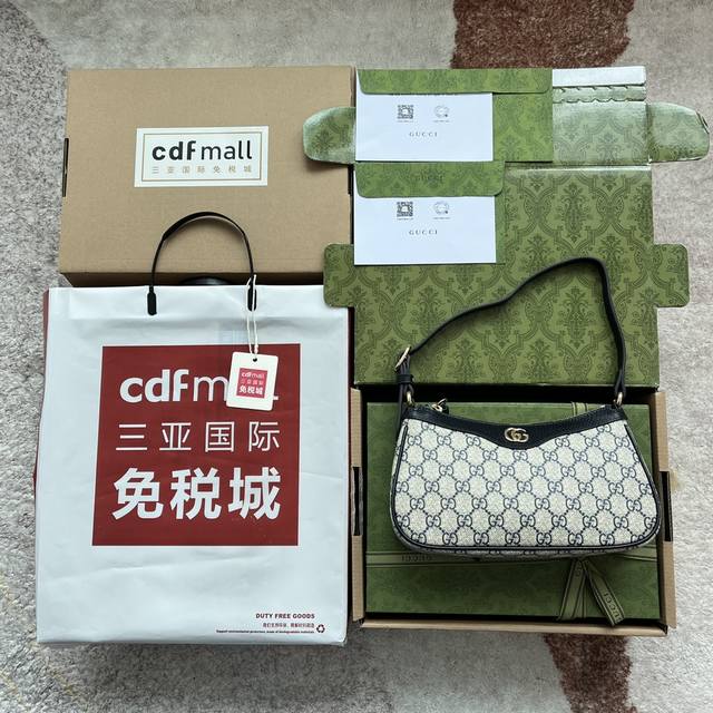 原厂皮配 Cdfmall三亚免税店手提袋 新款gg品牌推出的各系列延续了单品不应只流行一季 而是随时间流逝历久弥新的设计理念 源自guccio Gucci首字母