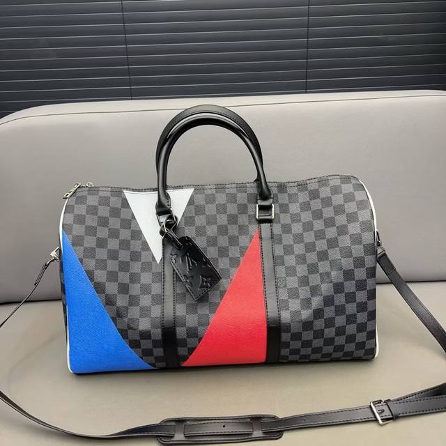 Louisvuitton 路易威登 Ddd Keepall 旅行袋 机场包 手提袋 采用精湛镶嵌细工 经典百搭 实物拍摄 配送防尘袋 46 X 26 Cm Dd