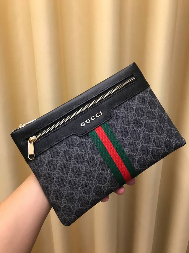 配盒子2021年 古奇gucci 手包g家最新款 独家首创 原品版质 做工精细 又一超款爆来款袭 内有6大卡槽 一个大插袋 一个拉链格 外一个拉链格 前幅有一个