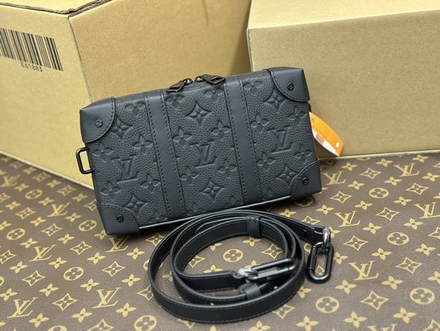 Trunk Wallet 手袋 M30697 80224 压克 Trunk Wallet 手袋取材经典 Monogram Eclipse 帆布 其加固边角等 素