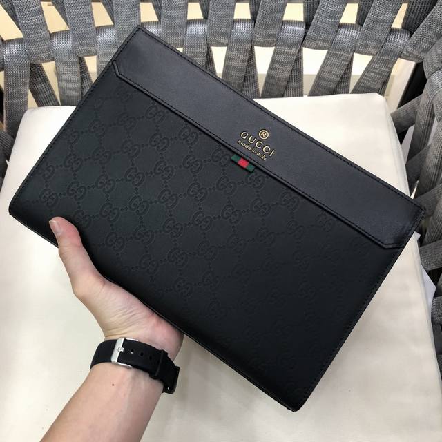 Gucci 古奇 手包g家最新夹款包量容大 古奇gucci新手款包 原品版质 做完工美 又一超款爆来款袭 摆脱以经往典设计 足以吸人引的眼球古琦属专里布 款号