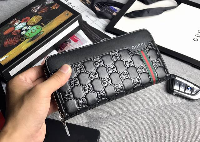 原单品质 Gucci 型号 6714黑色 牛皮的毛孔放大镜可以见 绝对的实实在在 小牛皮修面进口 男女通用 官網同款再次來襲 雙面頭層打造 找全市場最高性價比的