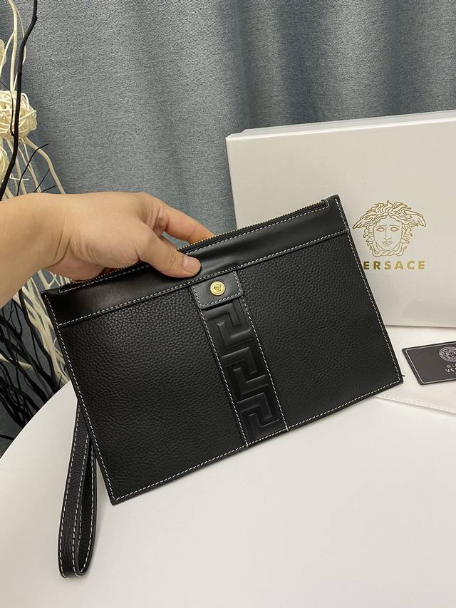 爆 型号 33092-1 品牌名称 范思哲 Versace 产品规格 29-18 产品材质 原版进口定制牛皮 产品 黑色 进口专利内里布 现货实拍 没有色差