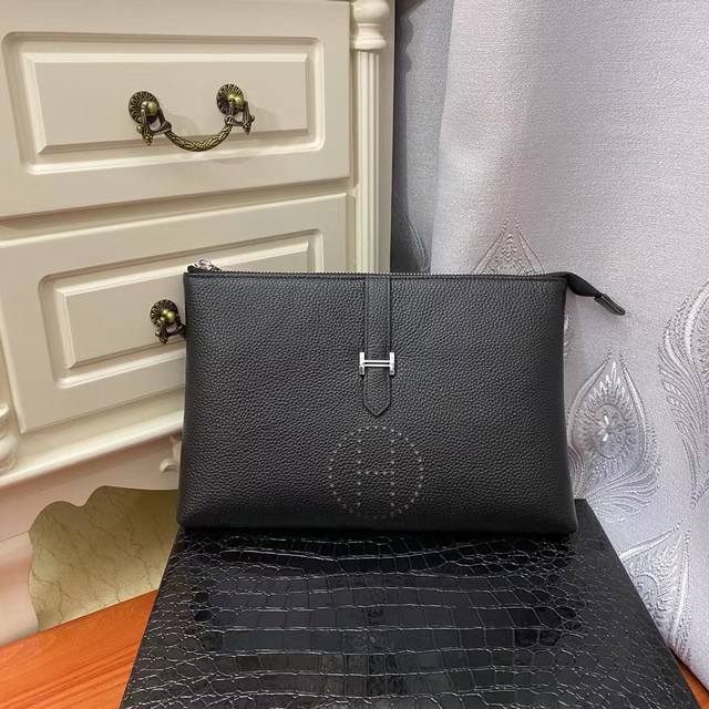 型号 33060-1 品牌名称 爱马仕hermes..包 新款 产品规格 长28 高18 厚3 配专柜盒子 产品材质 原版法国进口牛皮.. 产品详情 黑色 法国