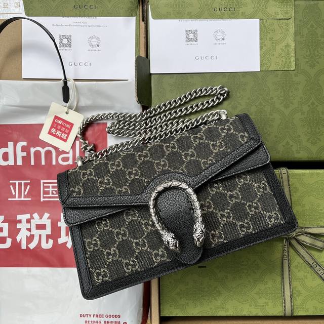 原厂皮配 Cdfmall三亚免税店手提袋 牛仔布系列 酒神中号28 正品售价 00 都说时尚是个轮回 那么今年的时尚单品里一定少不了牛仔的身影 各大博主明星都有