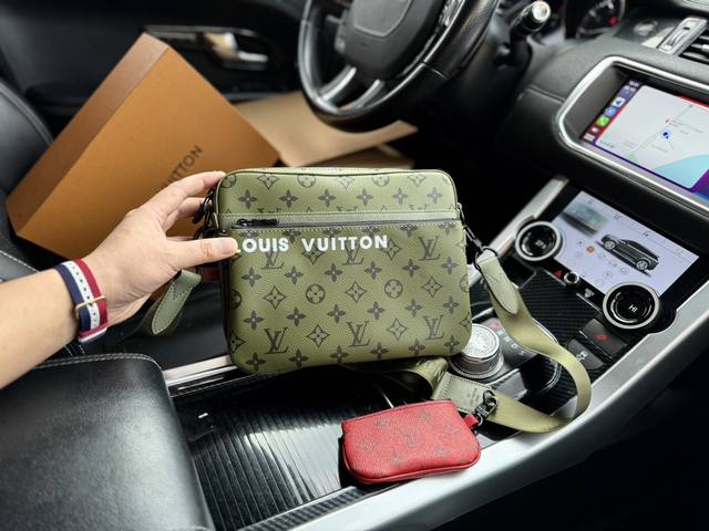 升级版高端货 新款 Louis Vuitton 三件套 M23783 Trio 可拆卸可调节肩带拉链开合帆布 邮差包单肩斜挎包 男款 卡其绿 25.0X 18.