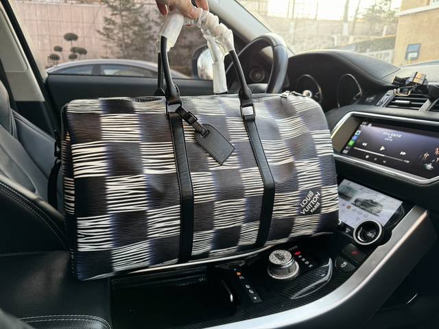 高端货 新款 Louis Vuitton 旅行袋 Keepall Bandouliere 45 可拆卸可调节肩蒂拉链开合 帆布 手提单肩斜挎旅行包 男女通用 规