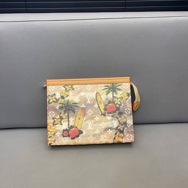 Louisvuitton 路易威登 Pochette Voyage 手袋男士手拿包 洗漱包 采用精湛镶嵌细工 实物拍摄 原厂原版面料 配送 礼盒 27 X 21