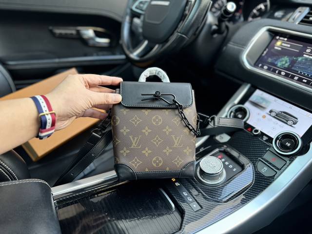 高端货 Louis Vuitton 单肩包 Louis Vuitton 路易威登 Steamer 可调节肩带翻盖磁扣 涂层帆布拼牛皮饰边 单肩斜挎包 超迷你 男 - 点击图像关闭