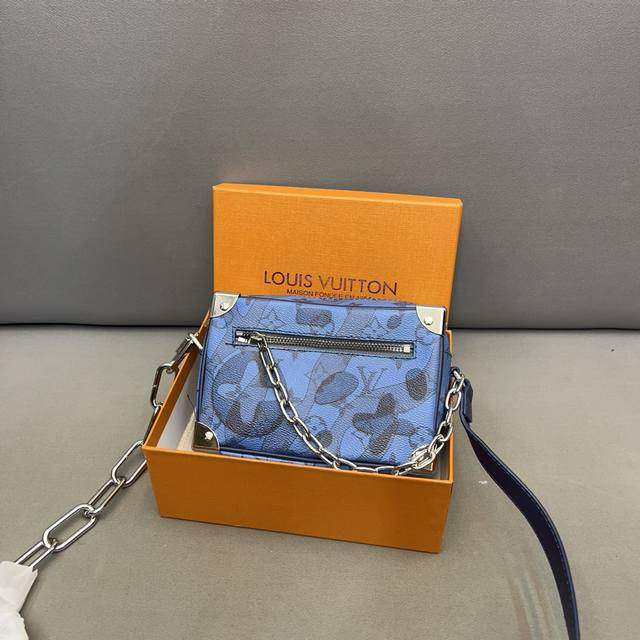 Louisvuitton 路易威登 Mini Soft Trunk链条盒子包 小方包 男女通用斜挎包 小箱子 采用精湛镶嵌细工 实物拍摄 原厂原版面料 配送防尘