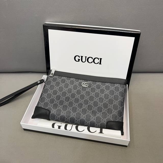 Gucci 古奇 印花小牛皮手拿包 卡包钱包多功能男包 采用精湛镶嵌细工 实物拍摄 原厂原版面料 配送礼盒 26 X 16 Cm