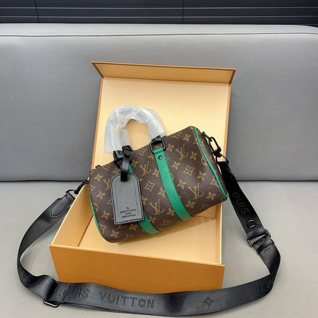 Louisvuitton 路易威登 Keepall 25 系列手袋 印花手提斜挎包 单肩包 采用精湛镶嵌细工 实物拍摄 原厂原版面料 配送小票 防尘布袋 折叠礼