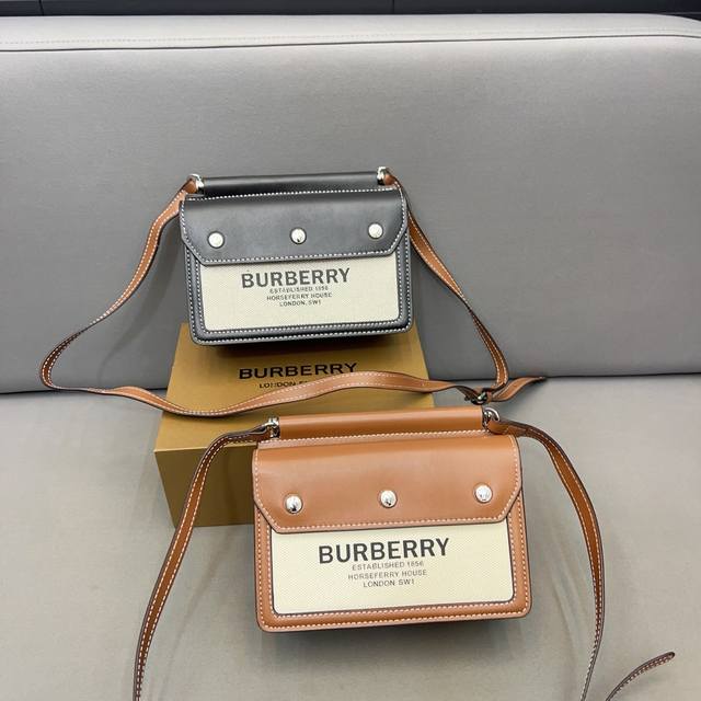 Burberry 巴宝莉 Horsefrrry 翻盖邮差包 格子男女通用单肩斜挎包 经典百搭 实物拍摄 采用原厂原版面料 配送防尘袋 折叠礼盒 19 X 15C