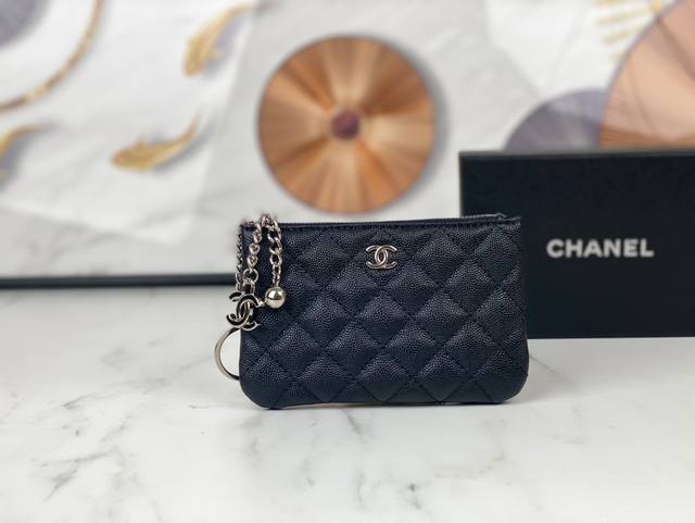 Chanel 吊坠零钱包款号a50168顶级皮料五金 菱格纹路.原单品质 细节美到淋漓尽致全套包装 尺寸14-10-1Cn 图片色