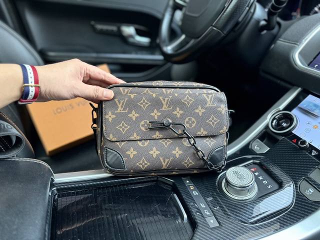 高端货 Louis Vuutton 路易威登 邮差包 M46795 Louis Vuitton Steamer 经典元素印花 涂层帆布拼牛皮革饰边 邮差包单肩斜