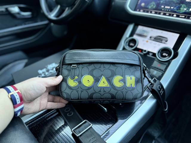 高端货 新款 Coach蔻驰 相机包 进口原厂面料graham 22 Crossbody超高清五金logo标志 专用里内里 超顺滑拉链 油边超平滑 做工精致每个 - 点击图像关闭