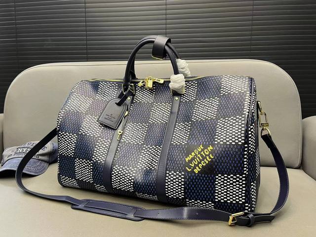 Louisvuitton 路易威登 Keepall旅行袋 手提包袋 机场包 采用精湛镶嵌细工 实物拍摄 原厂原版面料 配送 防尘袋 50 X 27 Cm