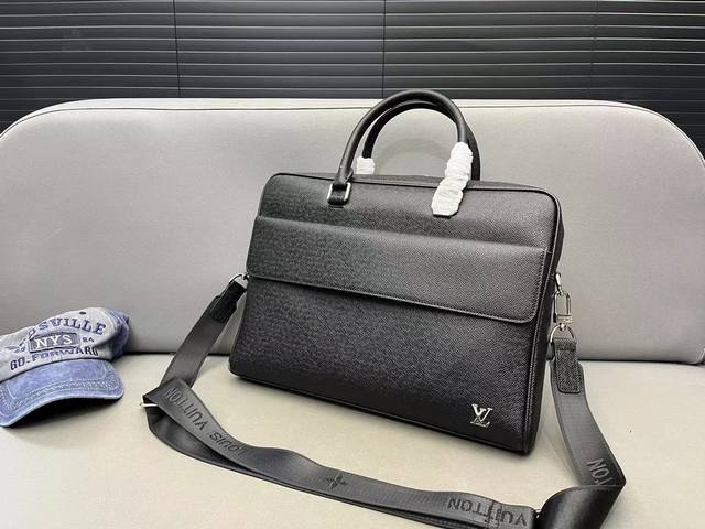 Louisvuitton 路易威登 Alex 公文包 手提包 电脑包采用精湛镶嵌细工 经典百搭 实物拍摄 原厂原版面料 配送防尘袋 29 X 38 Cm