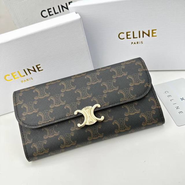 Celine A05颜色 黑色印花尺寸 19*10.5*3.5Celine 专柜同步 专柜品质顶级进口牛皮 海外订制钥匙扣五金 做工油边精湛