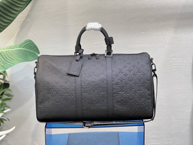 M44810 Keepall Bandouli re 50 旅行袋为 Monogram Shadow 皮革铺陈全幅 Monogram 压纹 全皮压花旅行袋oo