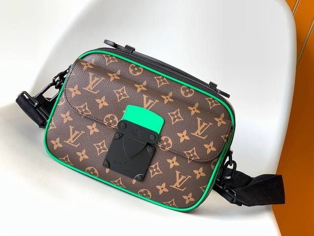 Louis Vuitton 路易威登 独家实拍 本款m46688 S Lock 邮差包m58489压花 M45806 黑花m45806黑色 M45836蓝色 M