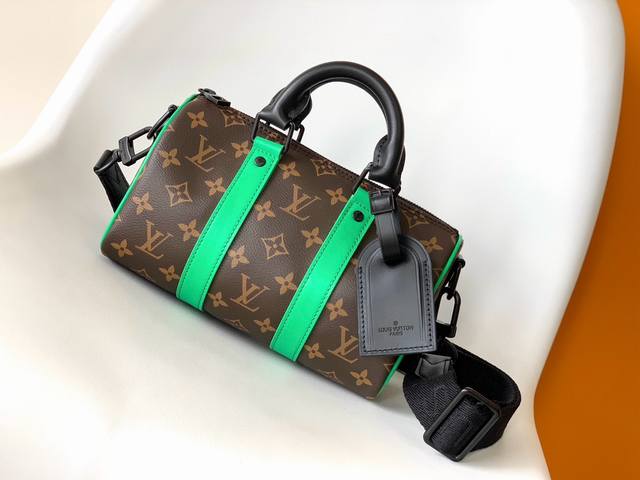 Louis Vuitton 路易威登 全套折叠礼盒包装 经典 Keepall 系列再添新颖迷你设计 Monogram Macassar 帆布浸染 Virgil