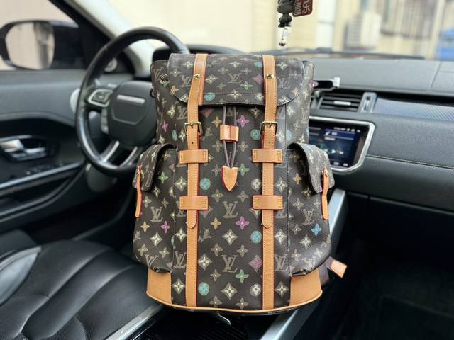 高端货 新款 Louis Vuitton 路易威登 Christopher 双肩包 Christopher 小号双肩包由英气的 Monogram Eclipse - 点击图像关闭