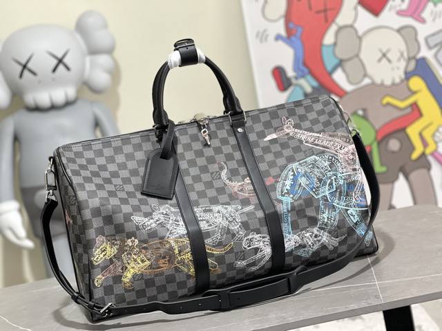 调价批 独家实拍n45281黑格印花 路易威登经典 Keepall 旅行袋此次取材 Damier Graphite 帆布 以护照印章图案呈现野生动物自由奔跑的生 - 点击图像关闭